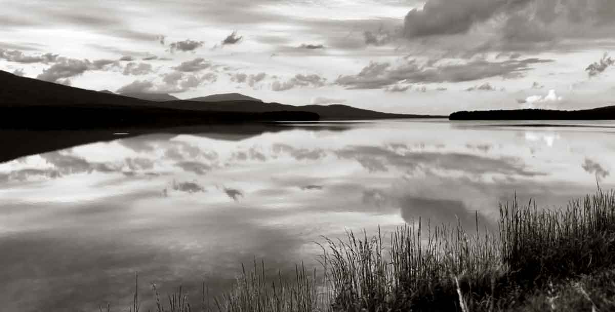Black and White photo of Ashokan Reservoir by Lanvi Nguyen